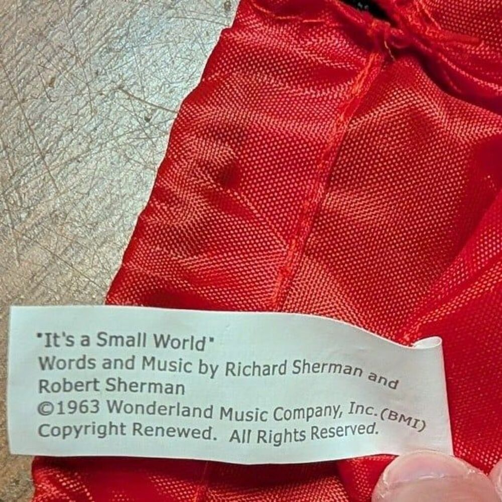 Vintage Disney Performing Arts It's A Small World Music Red Drawstring Bag - Picture 5 of 5